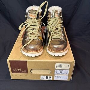 NWT La Montelliana Margherita Gold Lace-Up Boots Size 37